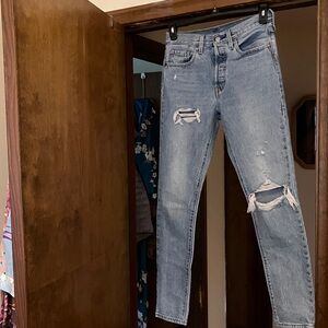 501 skinny distressed Levi's Jeans 27X32